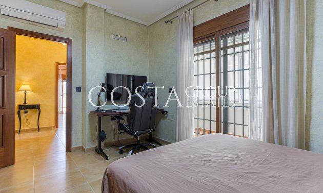 Herverkoop - Villa -
Los Montesinos - Los Montesinos Centro