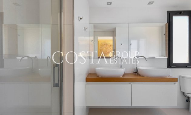 Resale - Villa -
Orihuela - La Zenia