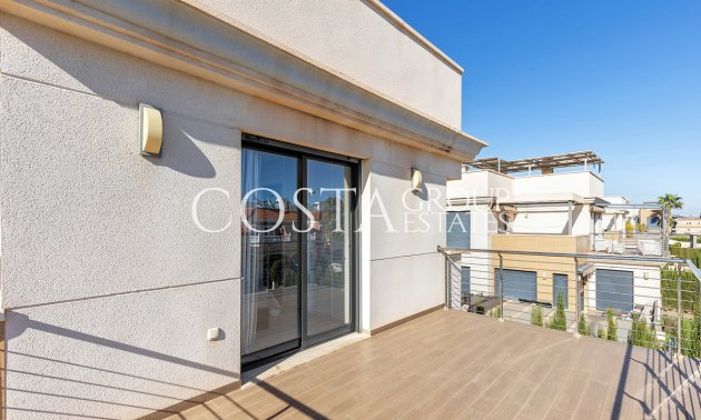 Resale - Villa -
Orihuela - La Zenia