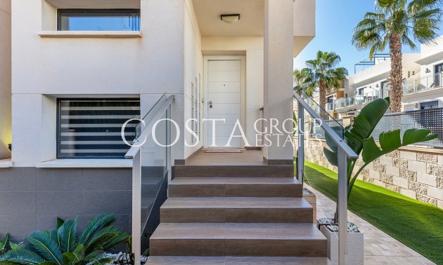 Resale - Villa -
Orihuela - La Zenia