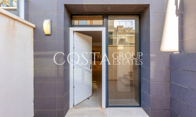 Resale - Villa -
Orihuela - La Zenia