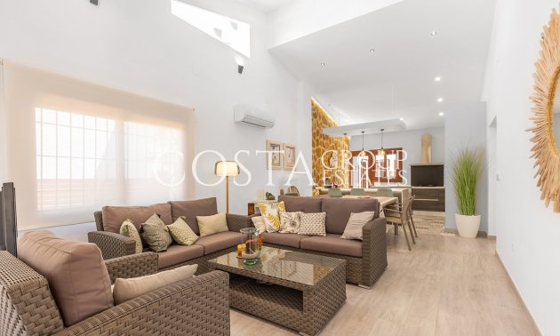 Odsprzedaż - Willa -
Orihuela - Punta Prima