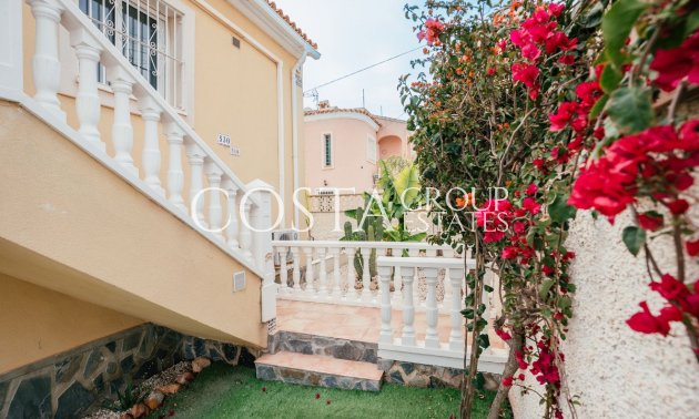 Wiederverkauf - Villa -
Orihuela - Villamartin