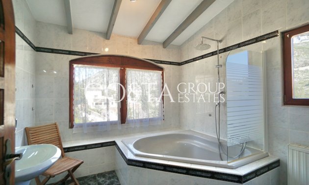 Resale - Villa -
Benitachell - Benitachell Centro