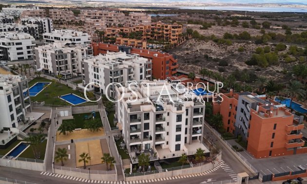 Resale - Apartments -
Orihuela - Villamartin