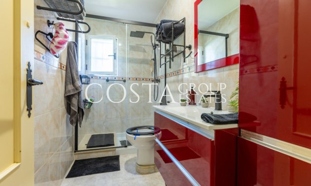 Odsprzedaż - Willa -
Benijofar