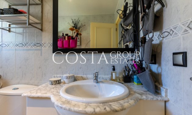 Odsprzedaż - Willa -
Benijofar