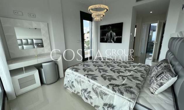 Resale - Villa -
San Miguel de Salinas - San Miguel de Salinas Centro