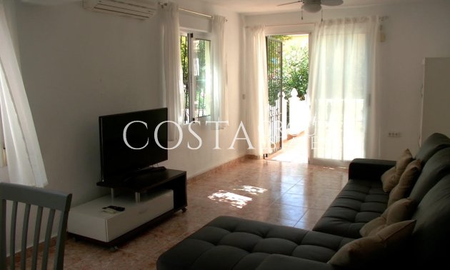 Herverkoop - Villa -
Torrevieja - Torrevieja Centro