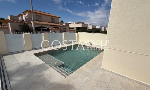 Wiederverkauf - Villa -
Torrevieja - Torrevieja Centro