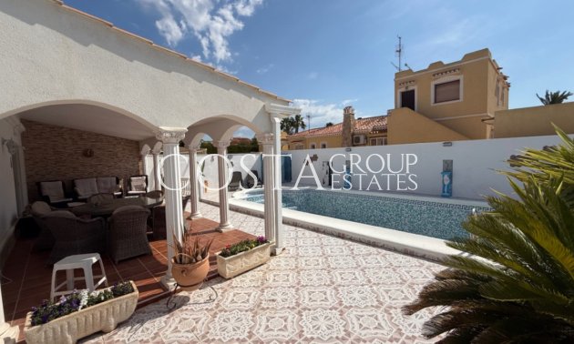 Revente - Villa -
Torrevieja - Torrevieja Centro