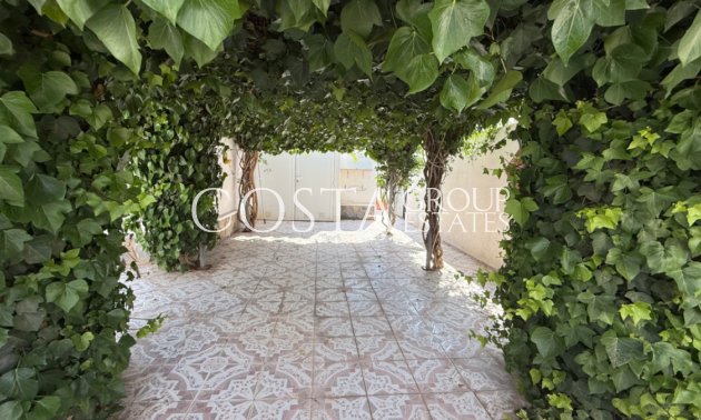 Revente - Villa -
Torrevieja - Torrevieja Centro