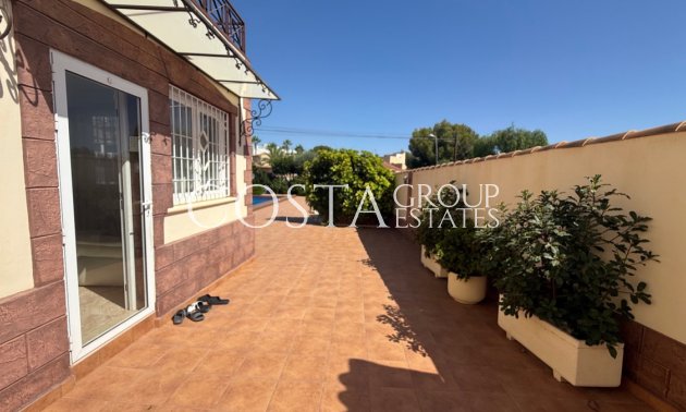 Herverkoop - Villa -
Torrevieja - Torrevieja Centro