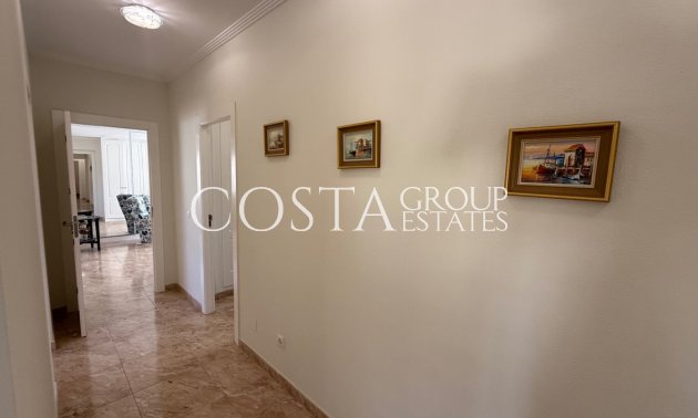 Herverkoop - Villa -
Torrevieja - Torrevieja Centro