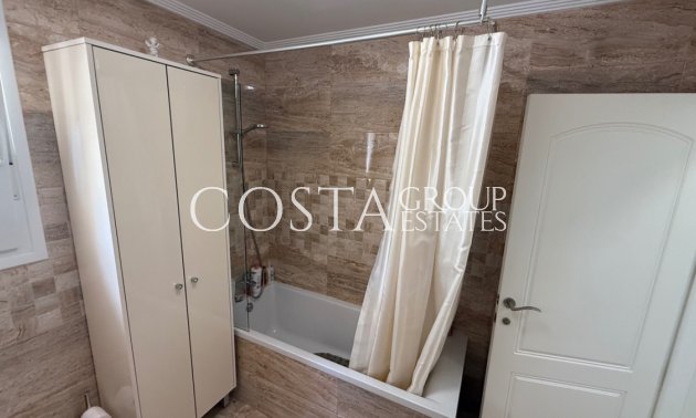 Herverkoop - Villa -
Torrevieja - Torrevieja Centro