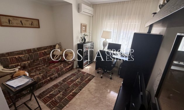 Herverkoop - Villa -
Torrevieja - Torrevieja Centro