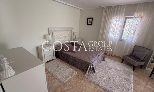 Herverkoop - Villa -
Torrevieja - Torrevieja Centro