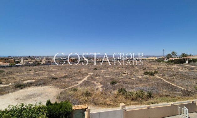 Odsprzedaż - Dom -
Torrevieja - Torrevieja Centro