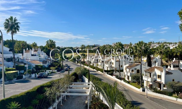 Herverkoop - Villa -
Orihuela - Villamartin