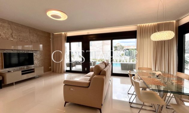 Resale - Villa -
Orihuela - Dehesa de Campoamor