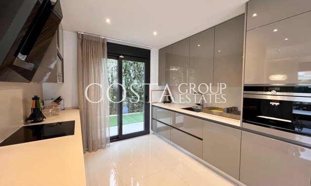 Resale - Villa -
Orihuela - Dehesa de Campoamor