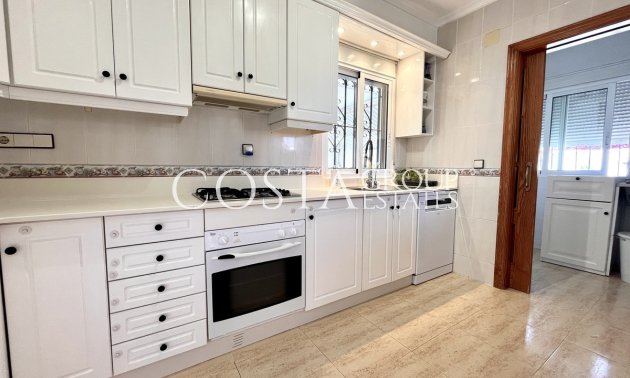 Herverkoop - Villa -
San Miguel de Salinas - San Miguel de Salinas Centro