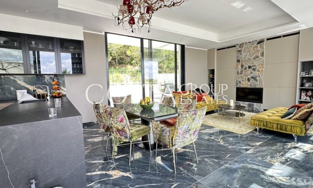 Resale - Villa -
Orihuela - Las Colinas Golf