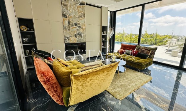 Resale - Villa -
Orihuela - Las Colinas Golf