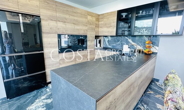 Resale - Villa -
Orihuela - Las Colinas Golf