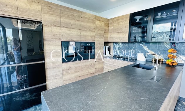 Resale - Villa -
Orihuela - Las Colinas Golf