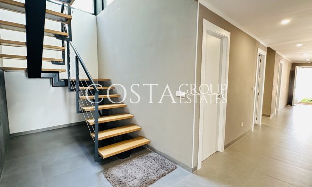 Resale - Villa -
Orihuela - Las Colinas Golf