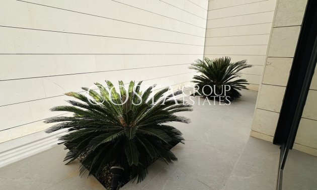 Resale - Villa -
Orihuela - Las Colinas Golf