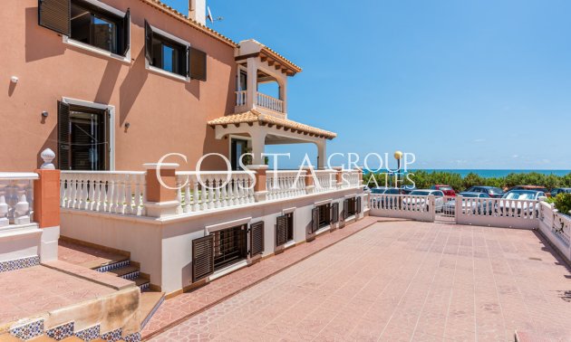 Resale - House -
Guardamar del Segura - Guardamar del Segura Centro