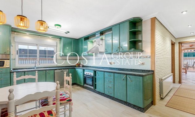 Resale - House -
Torrevieja - Torrevieja Centro