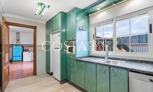 Resale - House -
Torrevieja - Torrevieja Centro