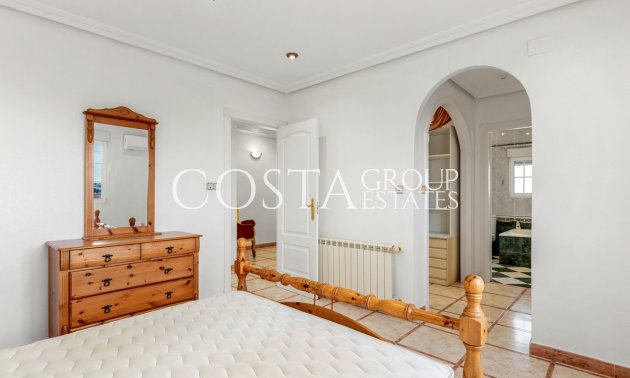 Resale - House -
Torrevieja - Torrevieja Centro