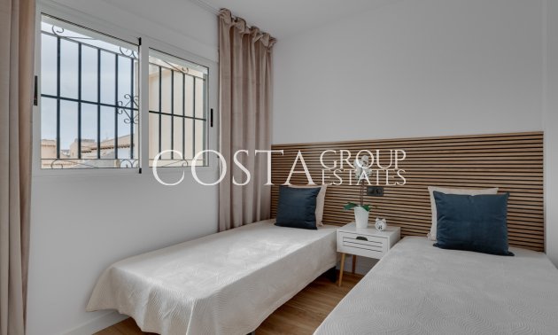 Resale - House -
Orihuela - Orihuela Costa