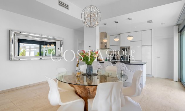 Herverkoop - Villa -
Orihuela - Villamartin