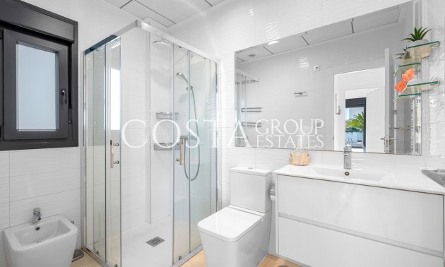 Herverkoop - Villa -
Orihuela - Villamartin