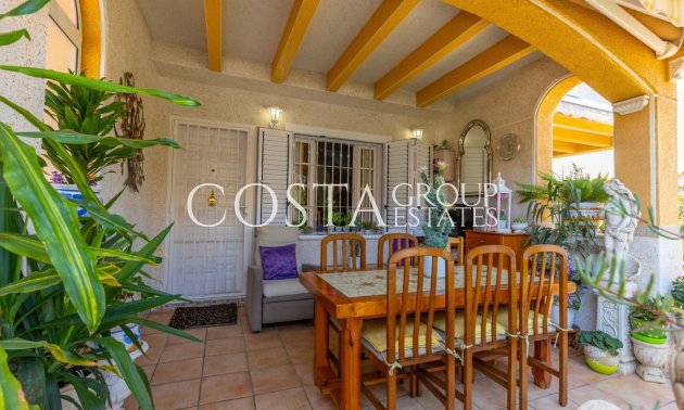 Revente - Villa -
Torrevieja - Torrevieja Centro