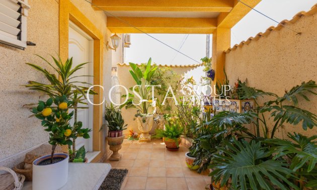 Revente - Villa -
Torrevieja - Torrevieja Centro