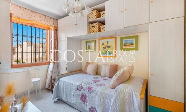 Revente - Villa -
Torrevieja - Torrevieja Centro