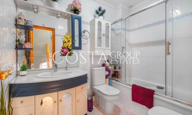 Revente - Villa -
Torrevieja - Torrevieja Centro