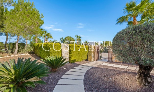 Resale - Villa -
Orihuela - Las Colinas Golf