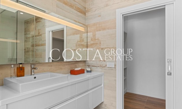 Resale - Villa -
Orihuela - Las Colinas Golf