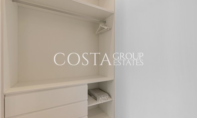 Resale - Villa -
Orihuela - Las Colinas Golf