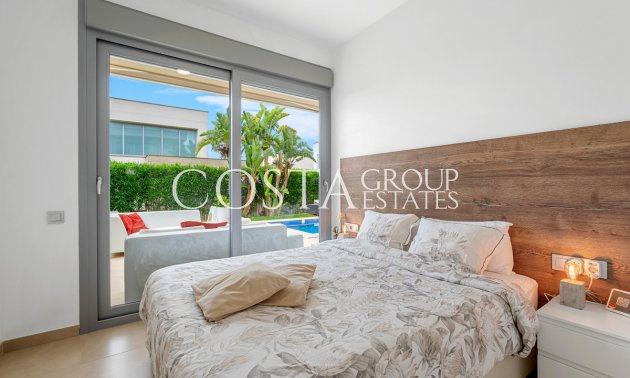 Wiederverkauf - Villa -
Orihuela - Vista Bella Golf