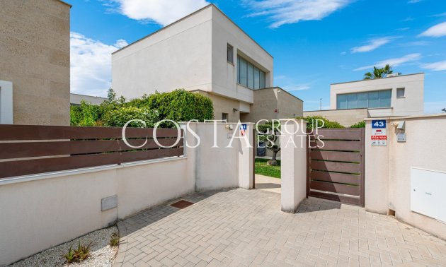 Wiederverkauf - Villa -
Orihuela - Vista Bella Golf