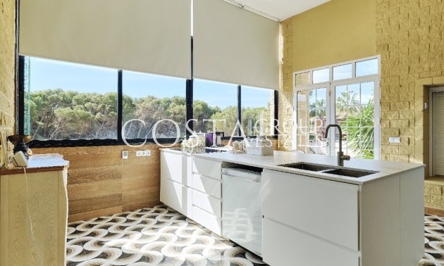 Herverkoop - Villa -
Orihuela - Dehesa de Campoamor
