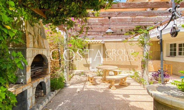 Herverkoop - Villa -
Orihuela - Villamartin